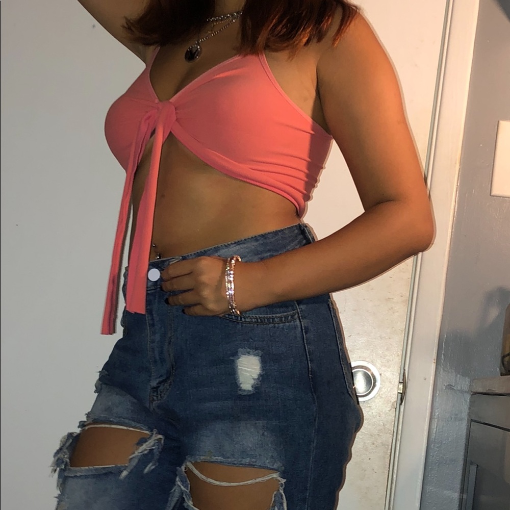 Pink tie crop top 👛🌟✨
